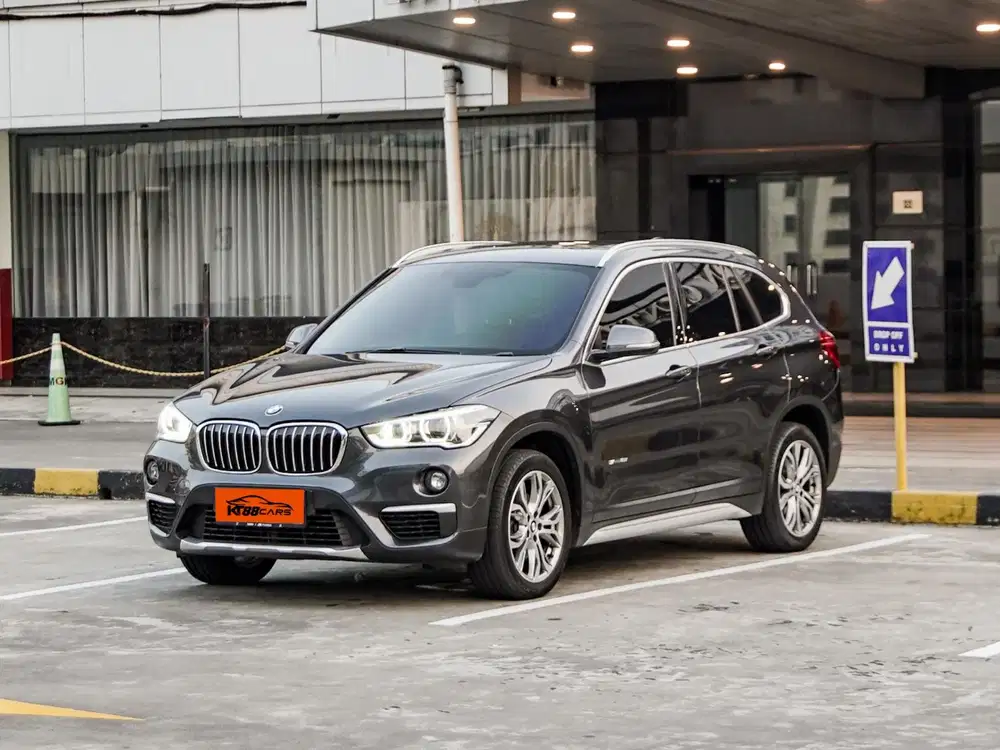 BMW X1 sdrive 18i Xline 1.5 AT 2017 abu abu ganjil