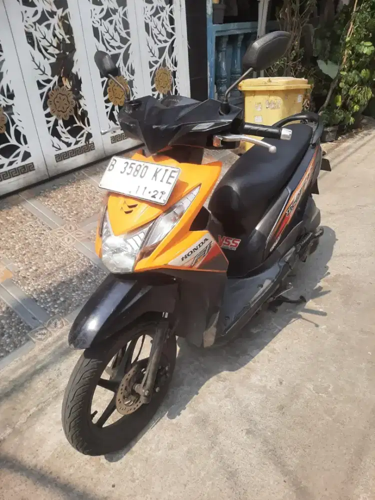 Honda Beat Fi 2012 ss lengkap mesin bagus pajak hidup plat Bekasi Kota