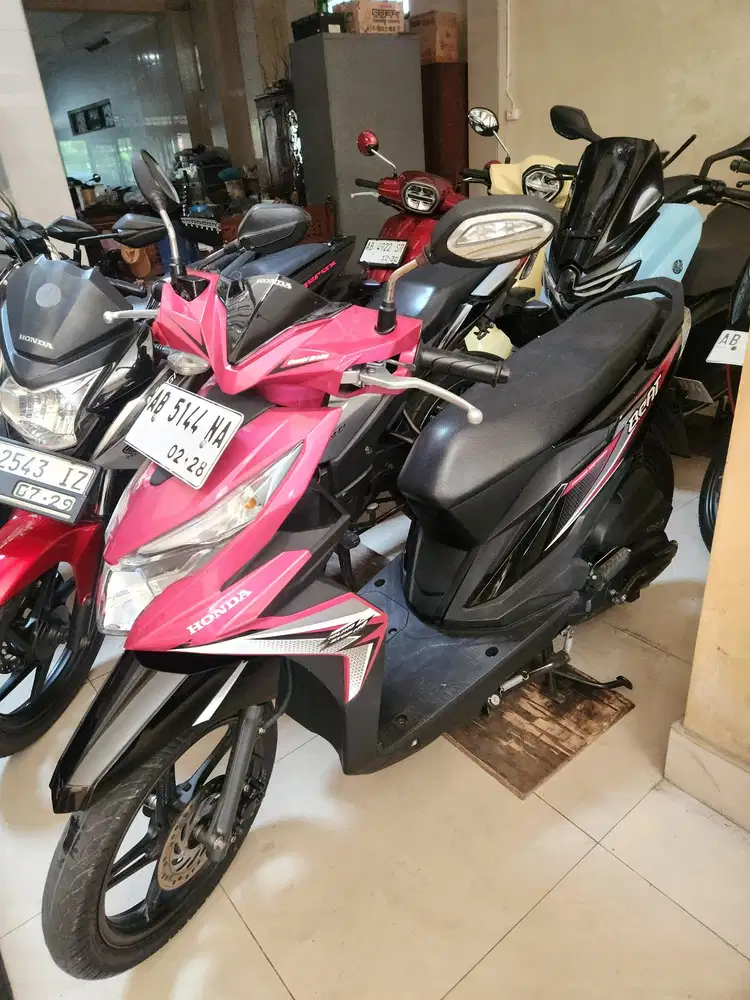 Beat eco hitam magenta 2018 low km Gbm