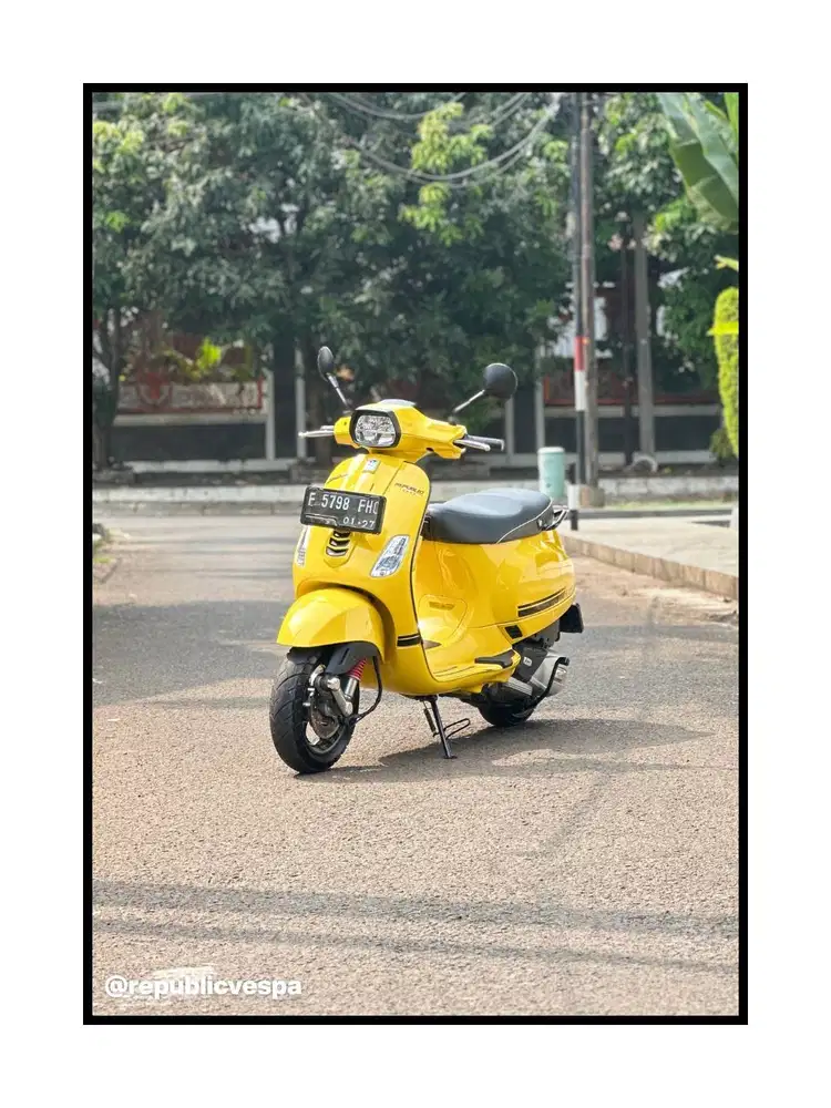 TERMURAH PIAGGIO VESPA S125 IGET FACELIFT TH 2021 WARNA YELLOW SOLE