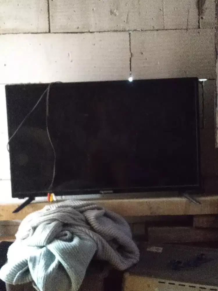 Tv changhong 32 inch lcd rusak