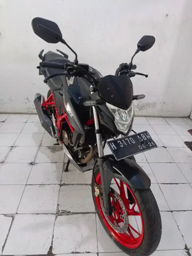 cb150 R thn2016 hitam