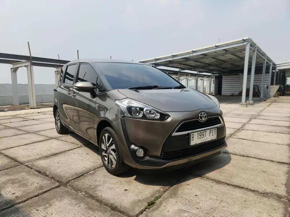 Toyota Sienta v a.t 2017 km 80rb an