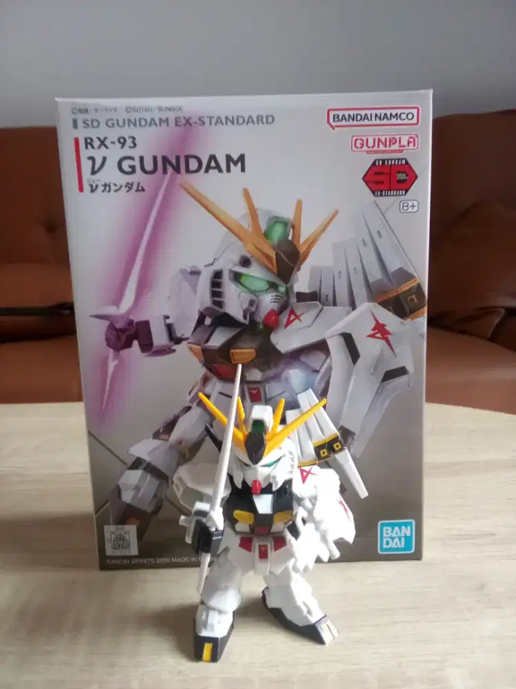 Gundam SD RX 93 V Gundam Bandai