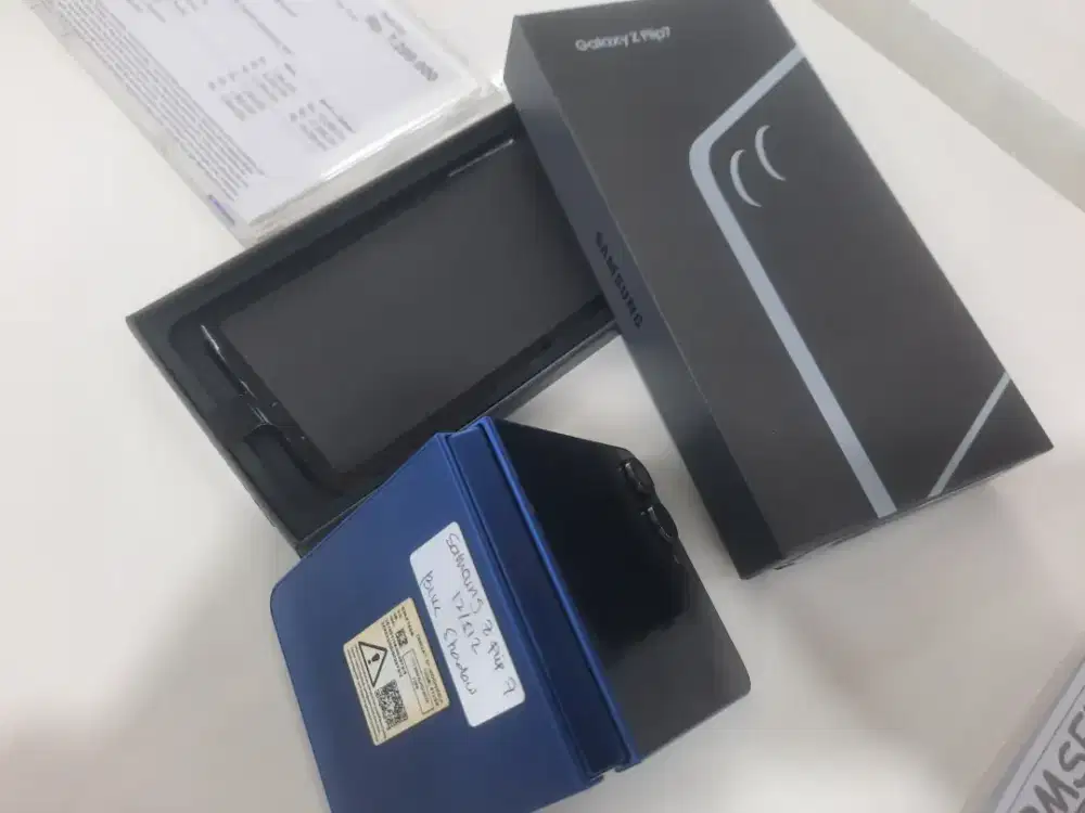 Samsung Galaxy Z Flip 7 12/512 second resmi