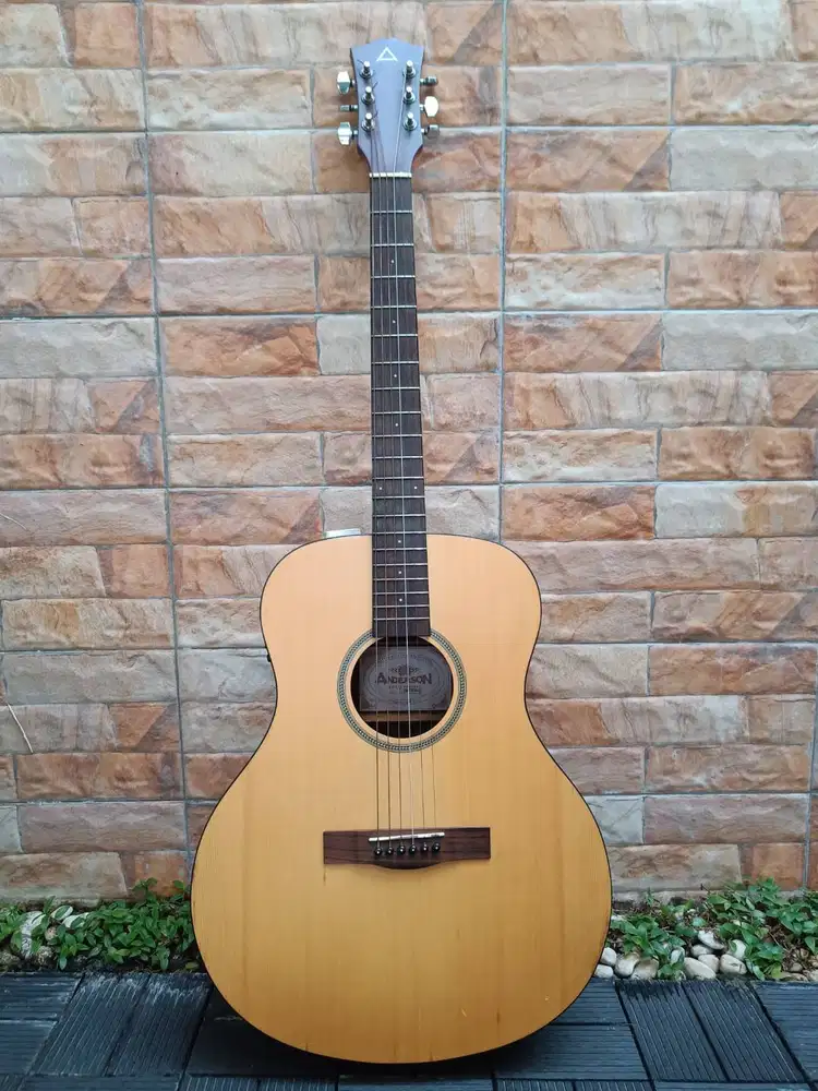 Gitar akustik elektrik anderson age 20 nam accoustic guitar second