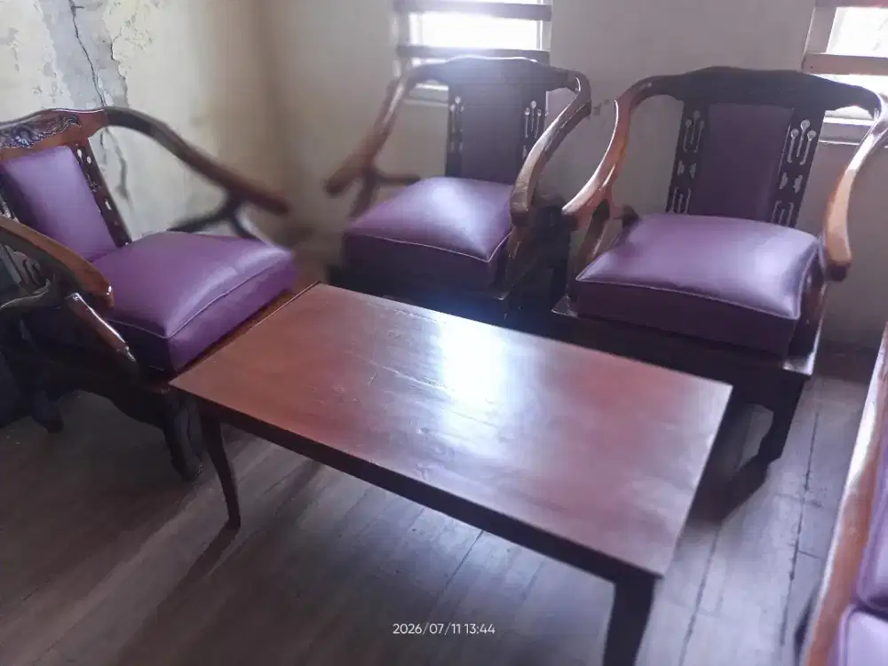 Meja kursi kayu jati bekas kain ungu baru ganti