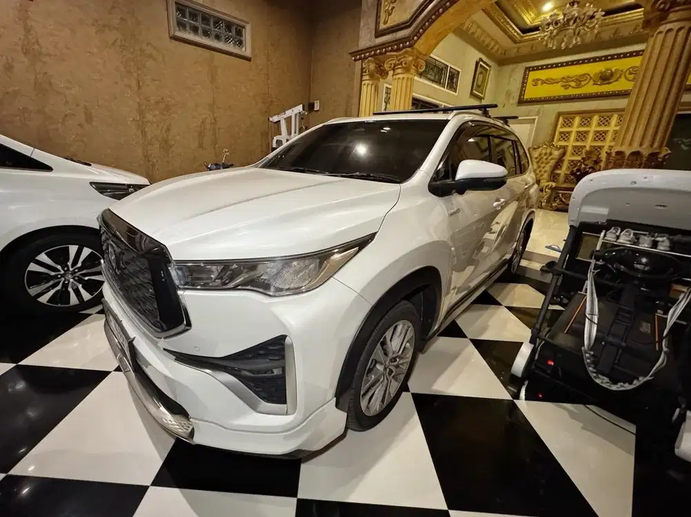 Dijual Zenix Q Hybrid Modelista TSS mulus seperti baru