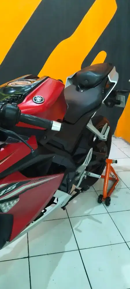 YAMAHA R15 2018