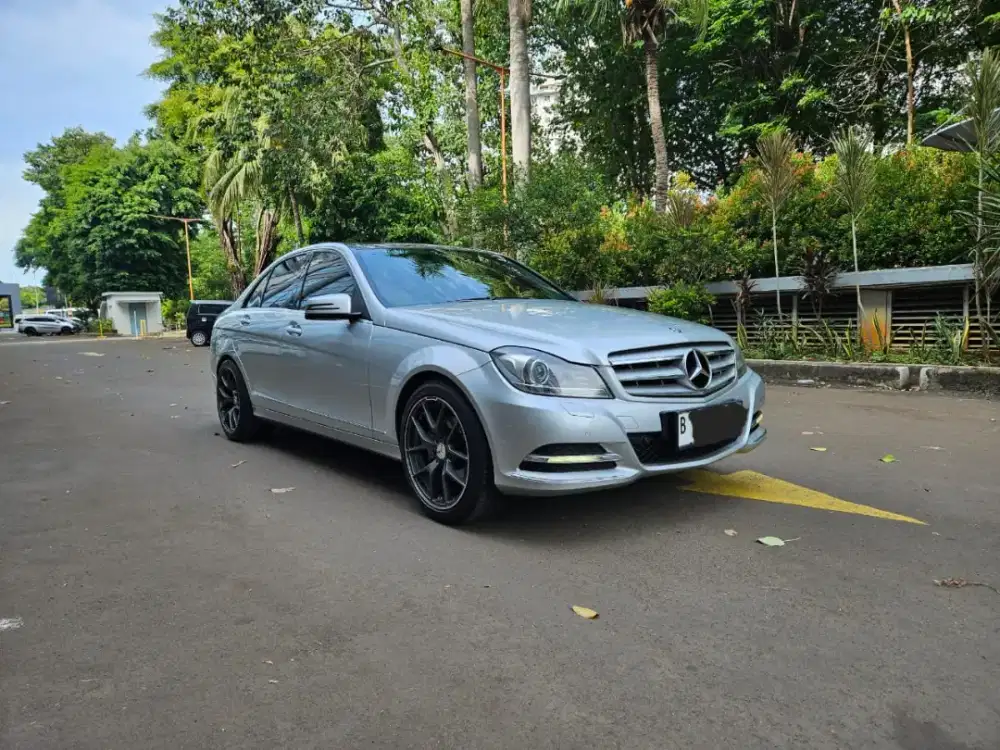 Mercedes Benz C300 Avg 2012 Cash