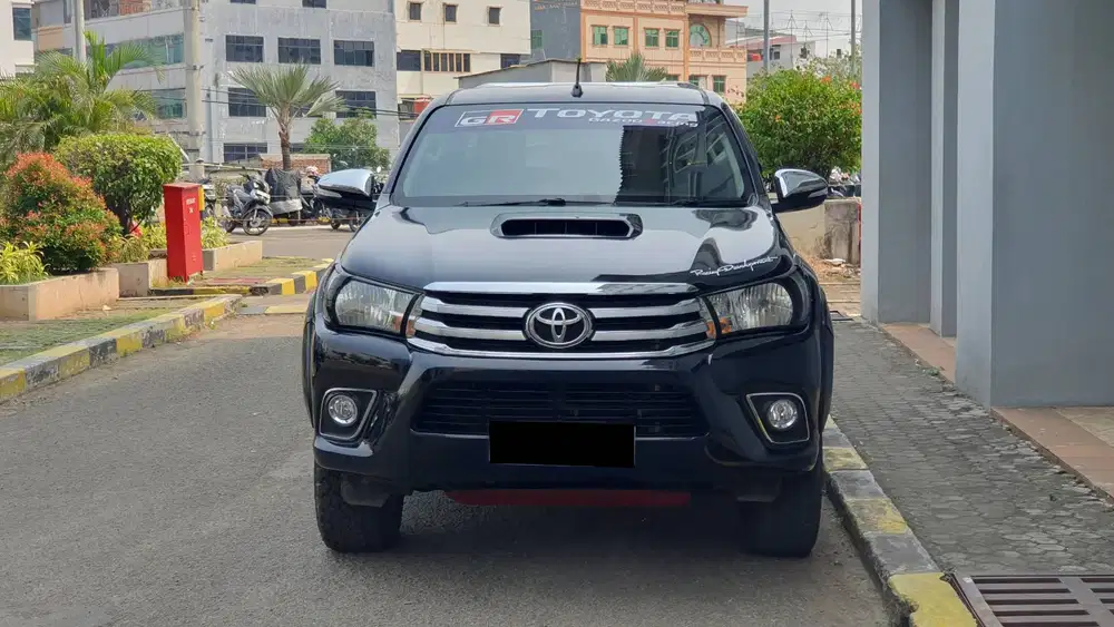 Toyota Hilux 2.5 V DC Double Cabin 4x4 VNT Diesel AT Hitam 2016 Record