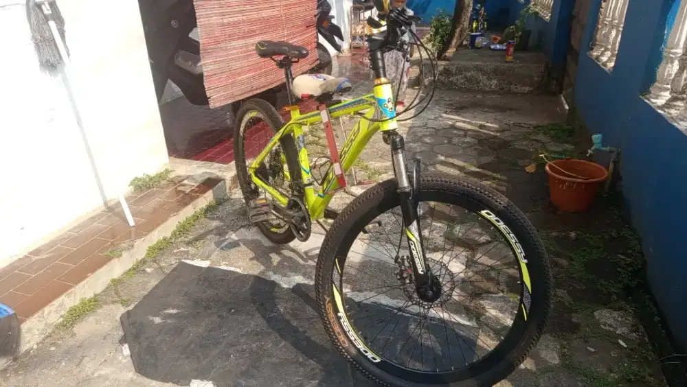 sepeda gunung (MTB) Odessy, model City 99,roda 26 inci.