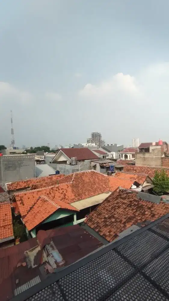 Penjaga Kost Kost'an