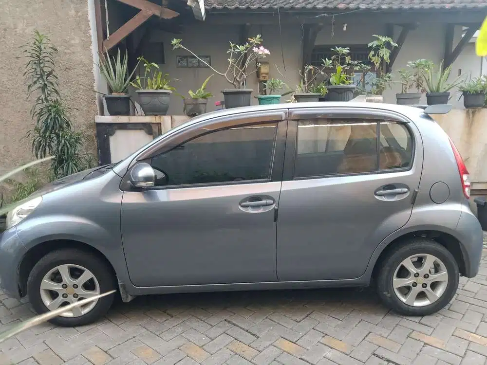 Daihatsu Sirion 2011 Bensin