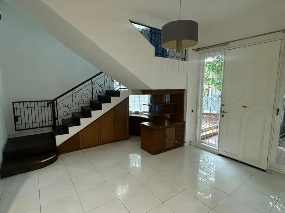 DIJUAL RUMAH MURAH POSISI HOEK DI PERMATA BUANA