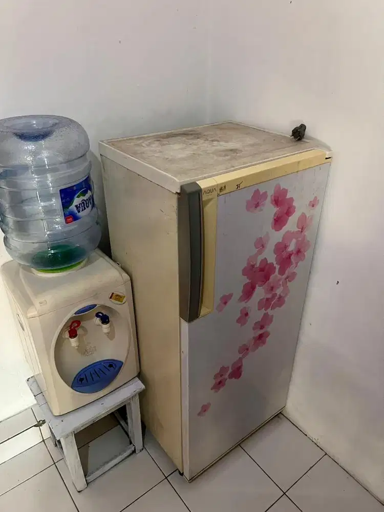 Kulkas dan Dispenser