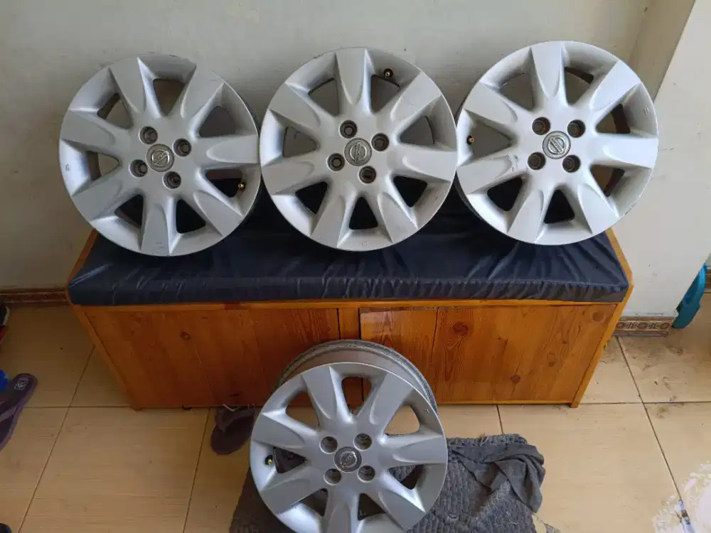 Jual velg nissan march ori