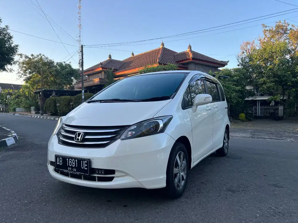 Honda Freed 1.5 PSD Automatic 2011