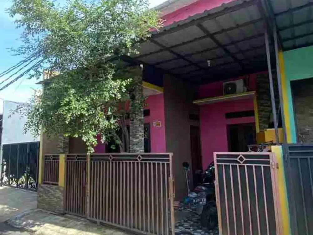 Di jual rumah minimalis kokoh permanen 2 lantai Lokasi jln hj basir pondok kacang barat Tangerang selatan