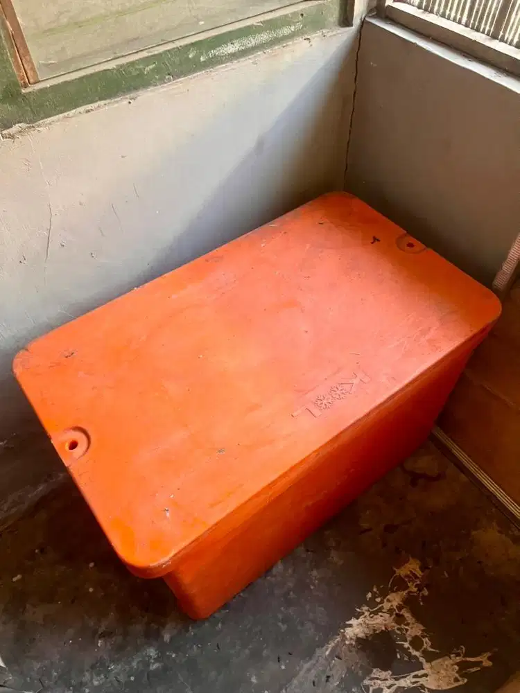 Box Es Besar Banget