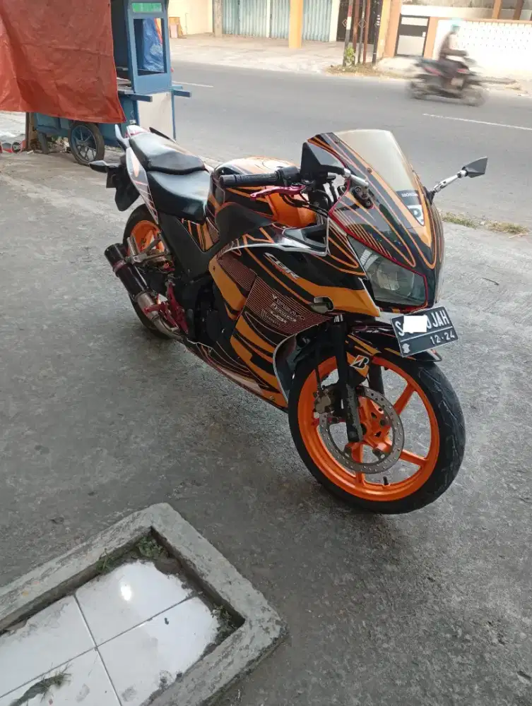 CBR 150 ( K45 )
