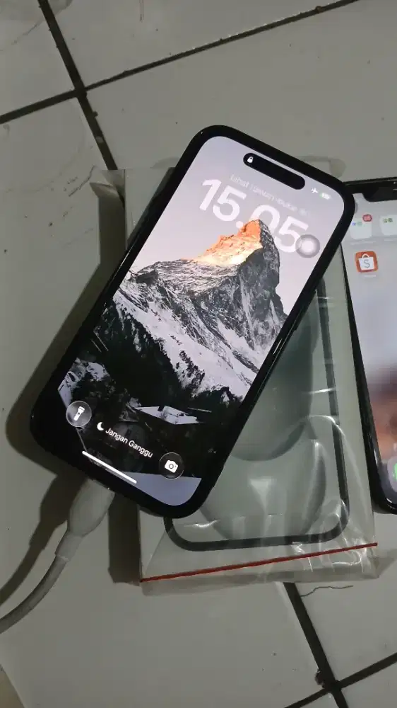 Iphone 15 basic 128 like new