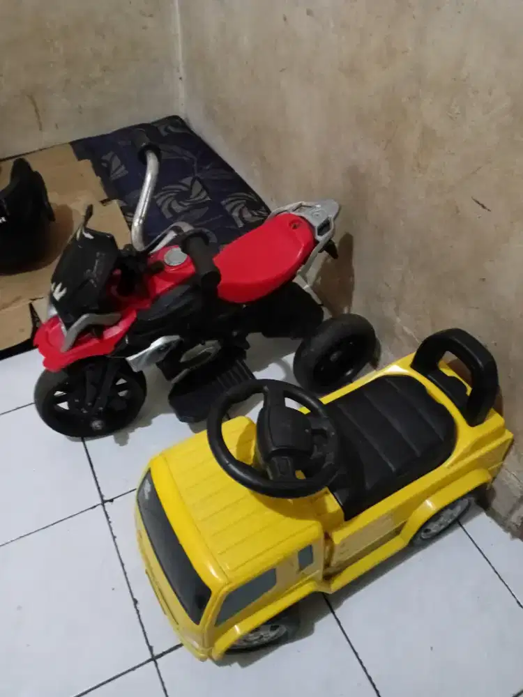 Borongan mobilan dan motoran AKI anak usia 2 sampai 3 tahunan