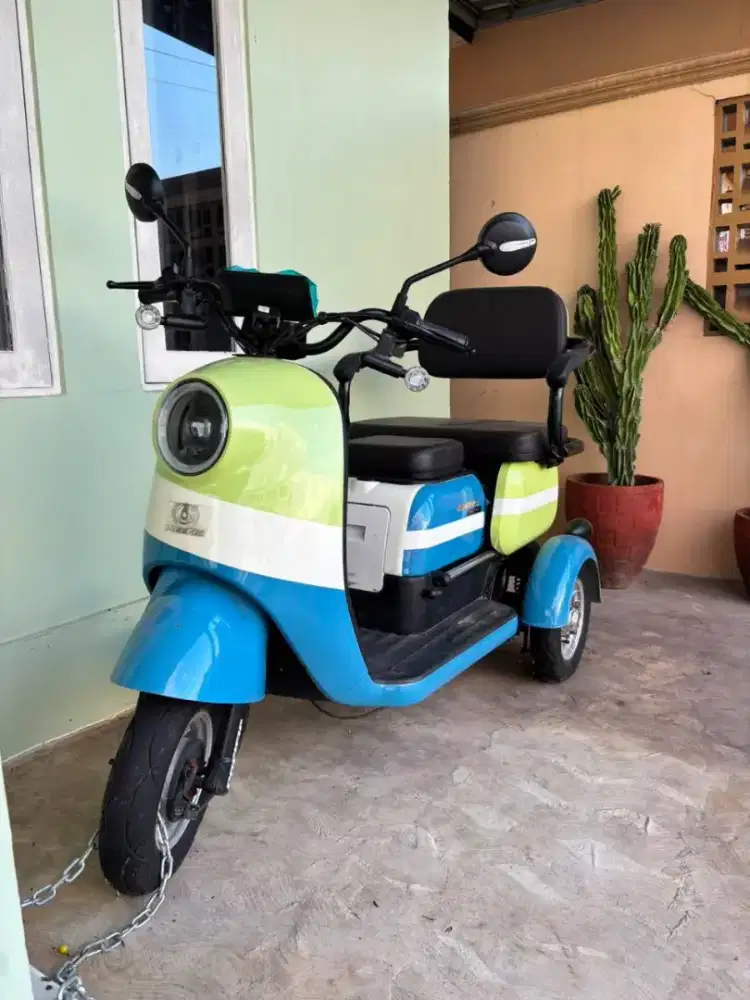 Dijual sepeda listrik like new roda 3
