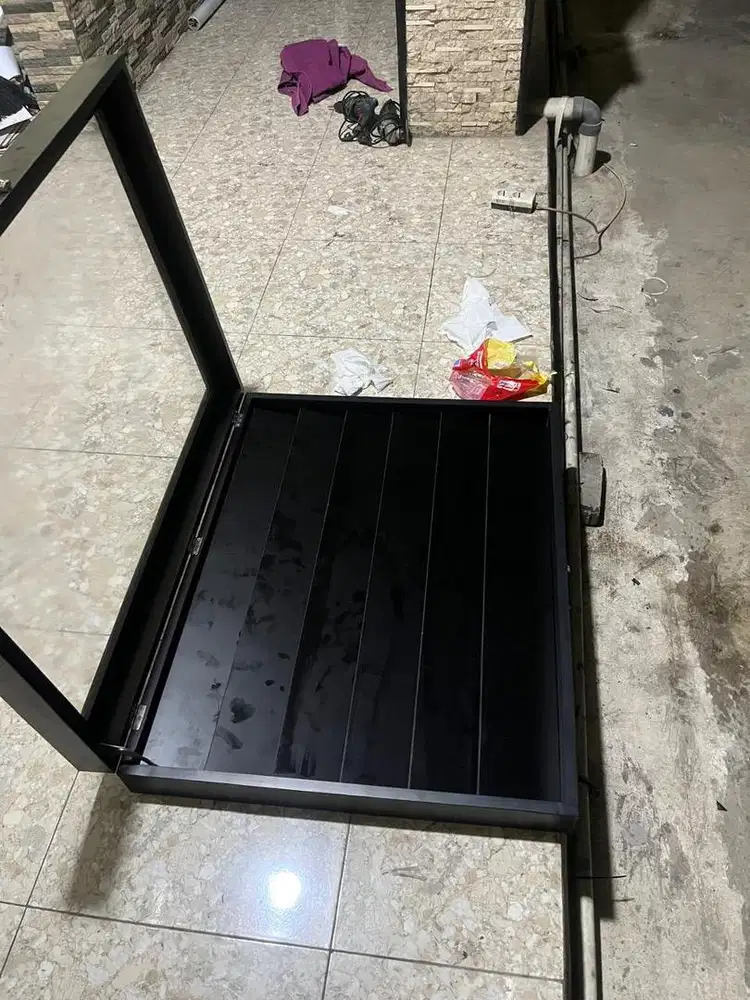 rak display hpl akrilik kartu pokemon