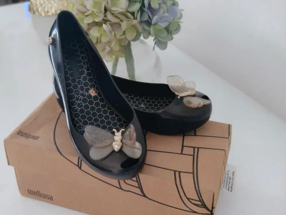 Sepatu Merek Melissa