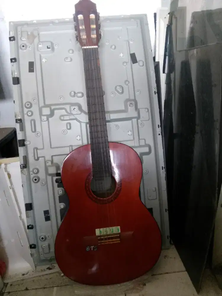 Dijual gitar Yamaha cs 40 msh mulus