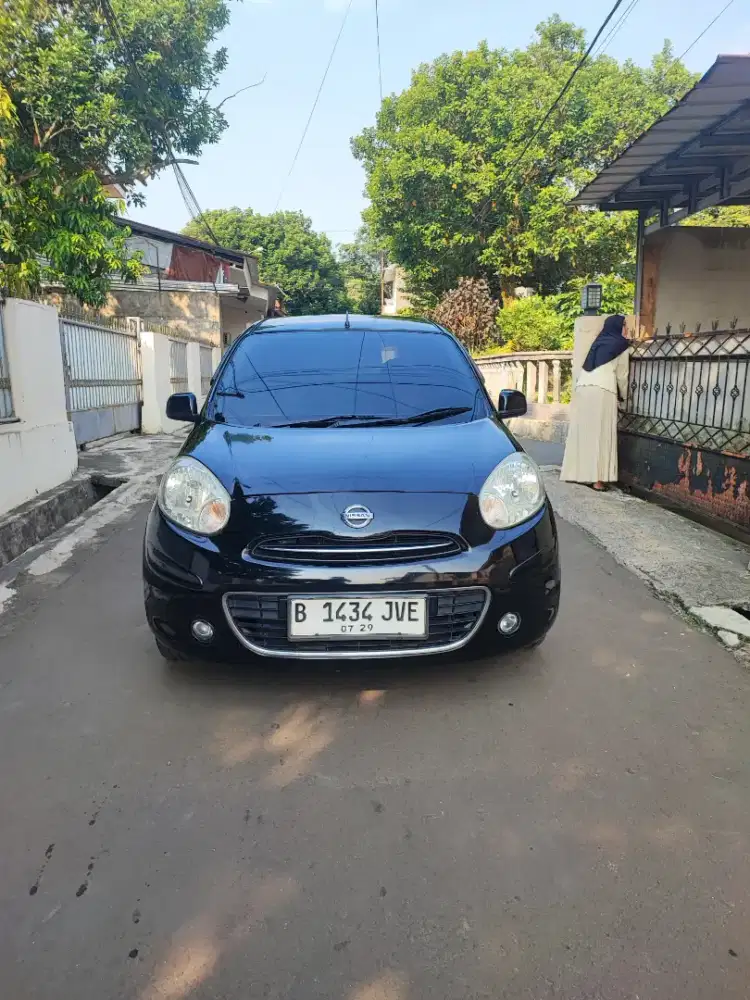 Nissan March L 2011 MT