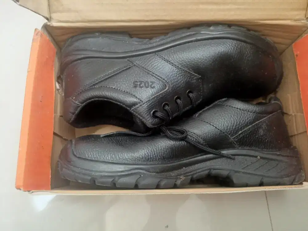 Sepatu Safety Dr Osha Ukuran 45