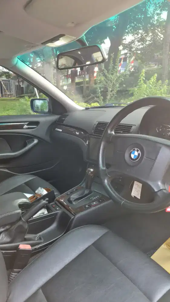 BMW 318i 2004 Bensin