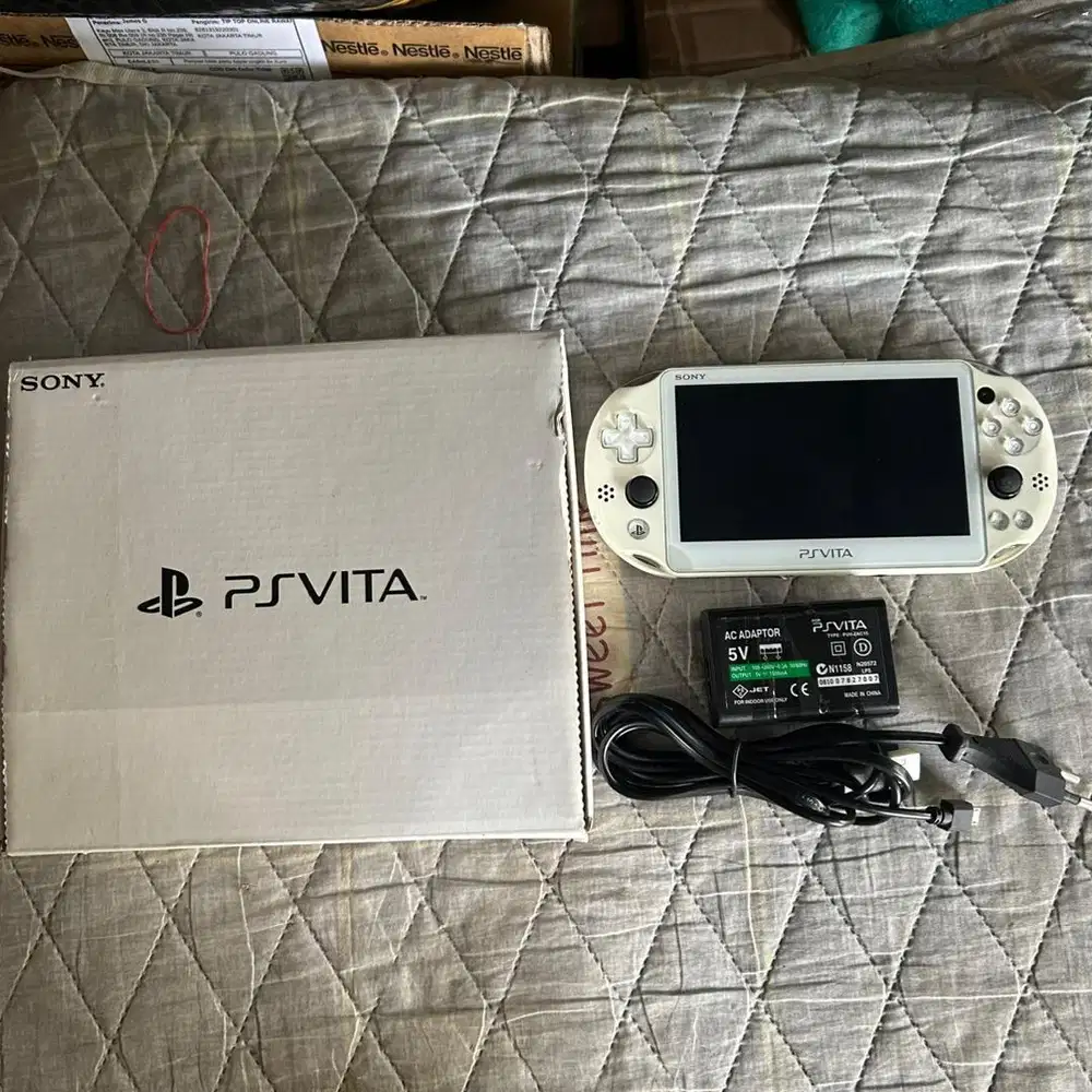 Ps Vita Slim Putih 128GB FULL GAMES SIAP MAIN