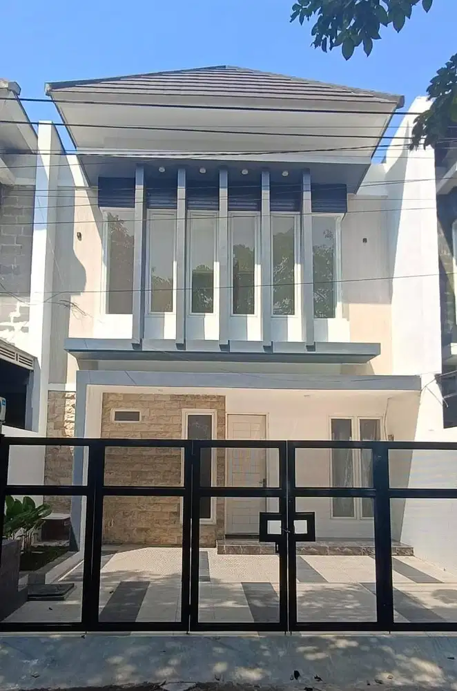 Rumah Di Green Semanggi, Rungkut, Surabaya Modern Minimalis 2 Lantai