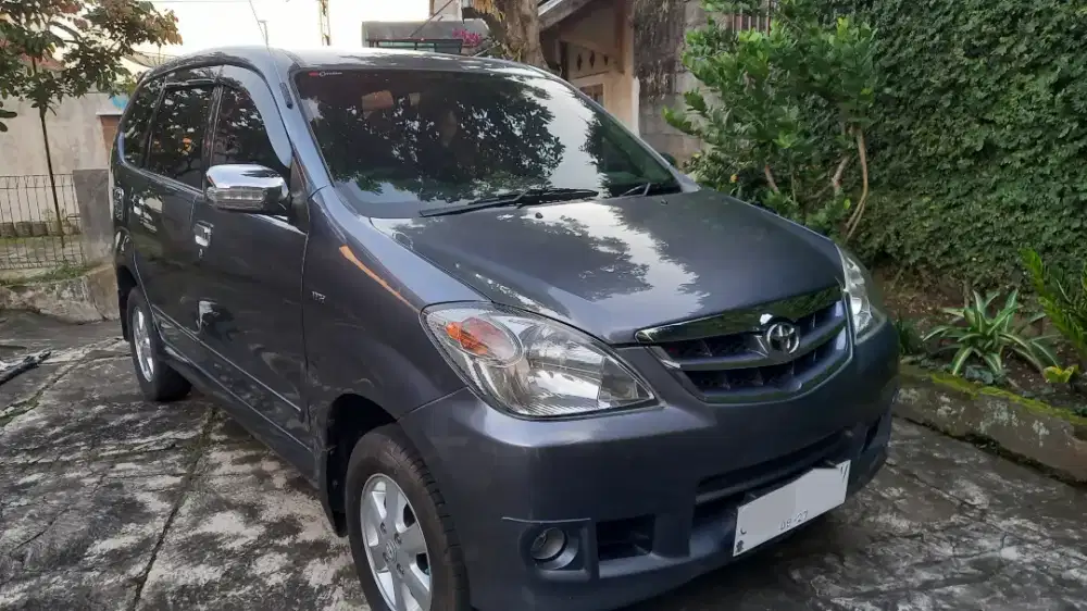 Toyota Avanza 1.3G VVT-i AT