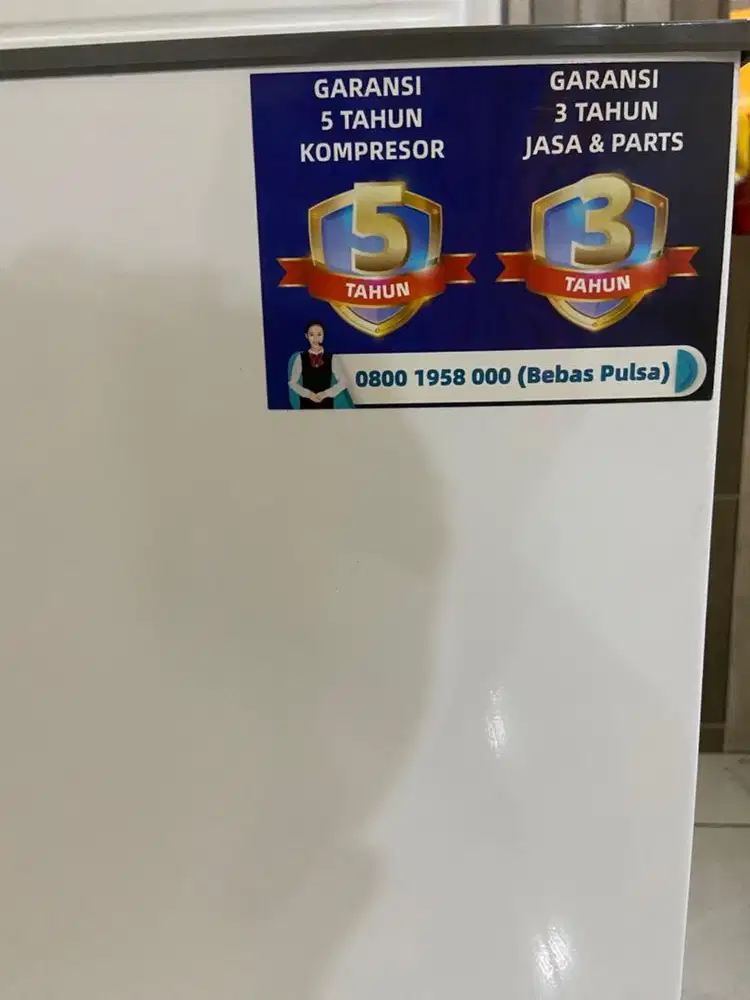 Chest Freezer Dual Fungsi Beku dan Dingin (pemakaian 3 bulan)