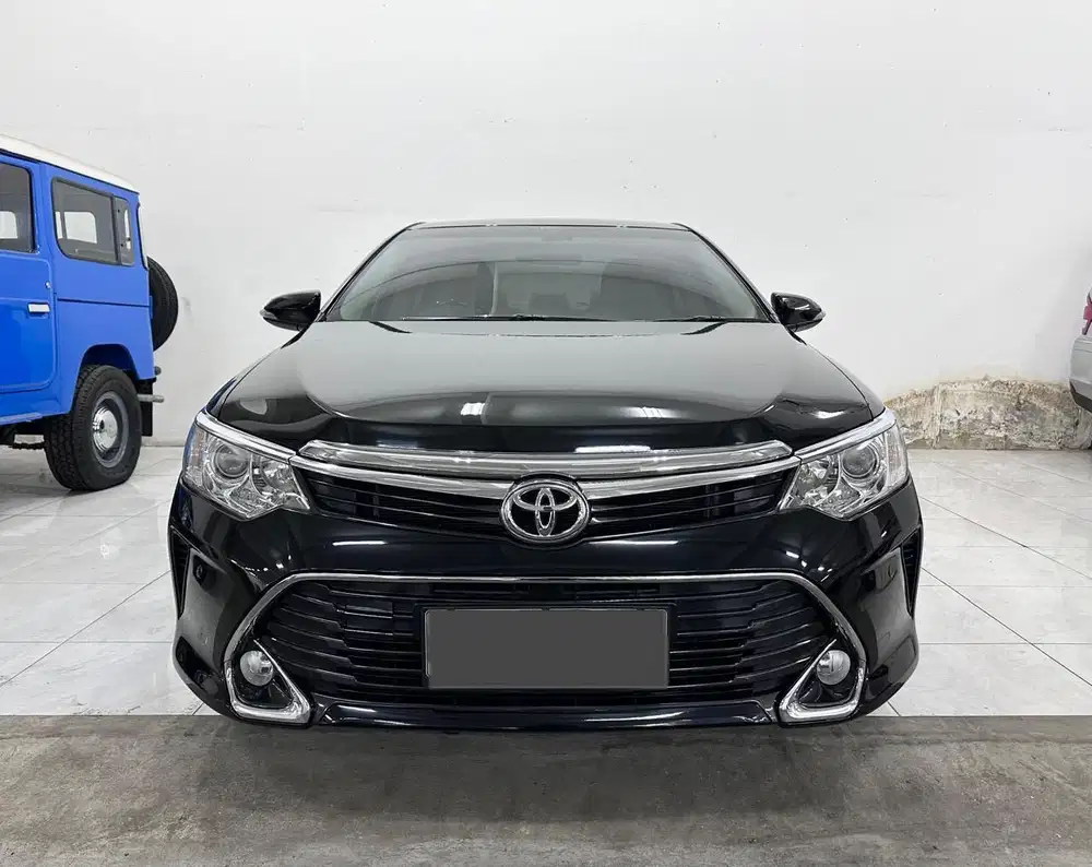 Camry V 2.5 2017 Km Low Record Rutin Faktur an Pribadi Seperti Baru