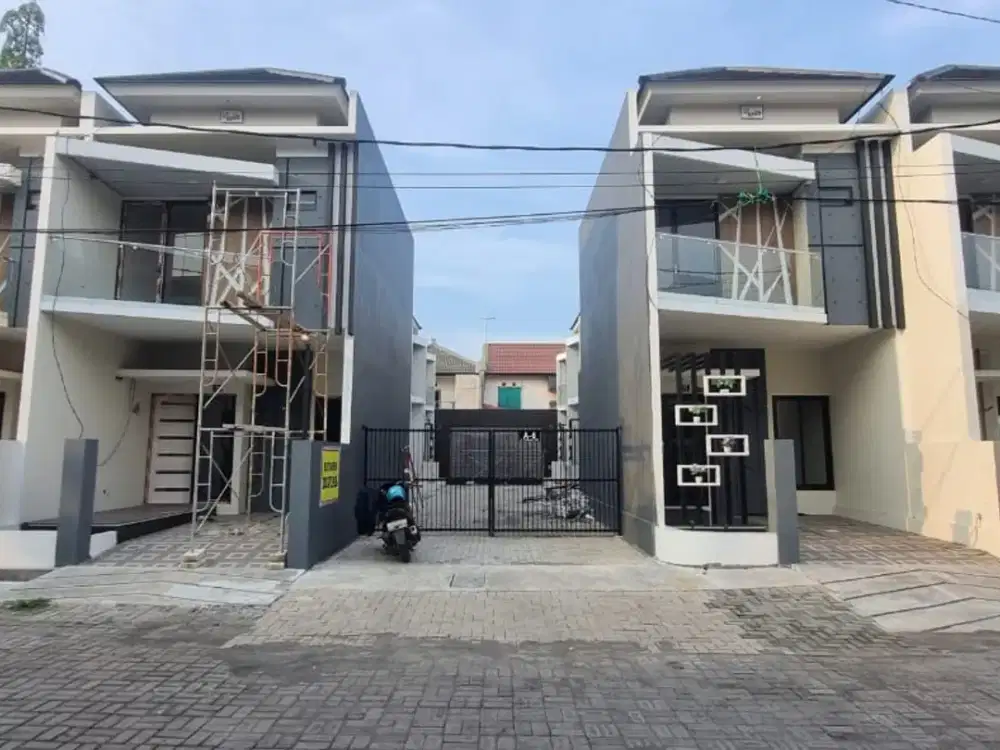 Rumah Baru Gress 2 Lantai Kutisari Selatan Surabaya Dekat Kampus Petra