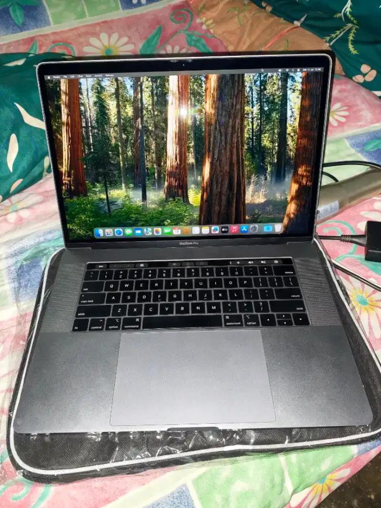 MacBook Pro 2019 15 inch 16/256
