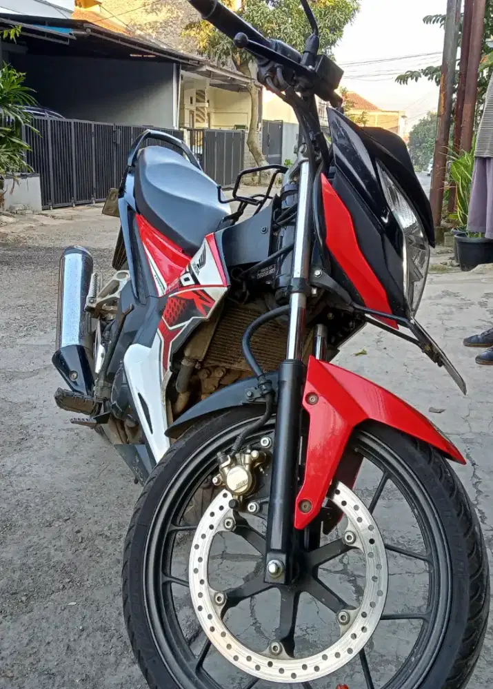 Honda Sonic R150cc 2021m/t merah hitam ori  mulus siap pakai