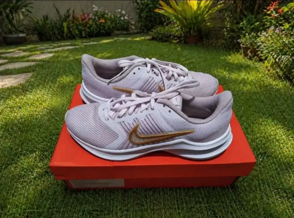 Sepatu  Lari Wanita Nike Downshifter 11 Light Violet Original Preloved