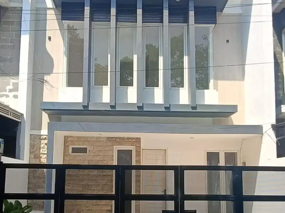Rumah Di Green Semanggi, Rungkut, Surabaya Modern Minimalis 2 Lantai