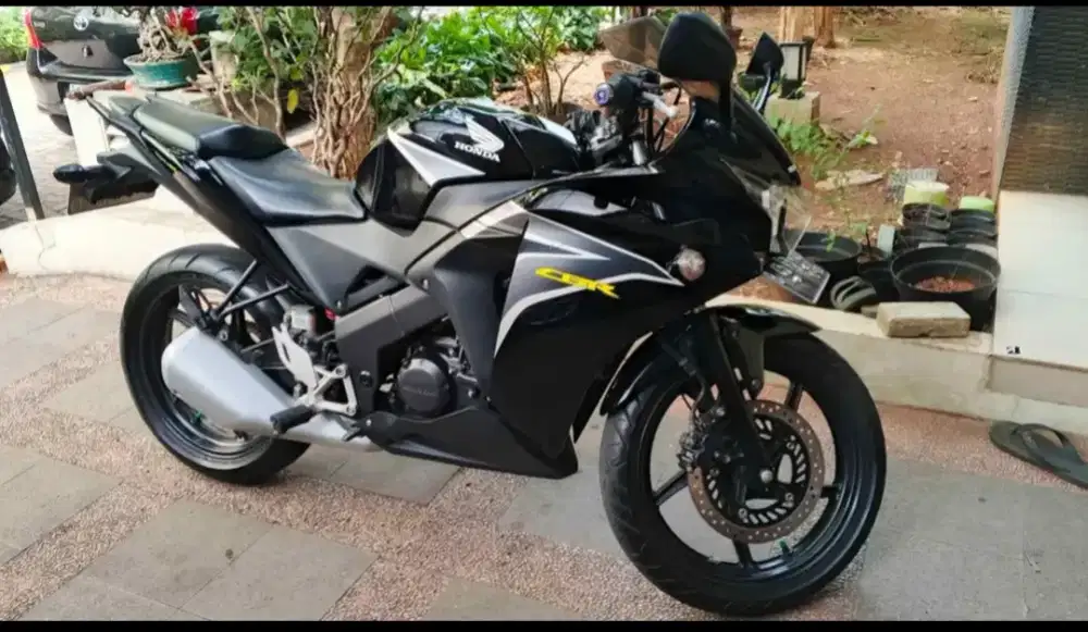 Honda CBR 150R CBU Thailand 2013