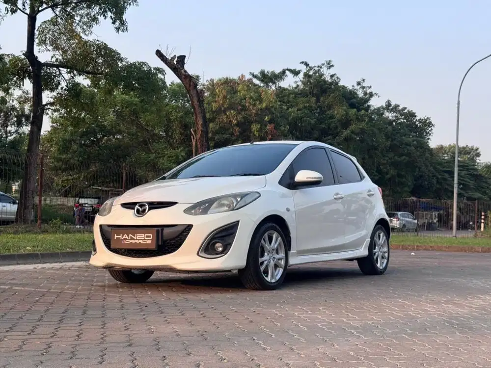 [JUAL CEPAT] Mazda 2 R AT (Matic) 2012 Putih White Record Murah Nego