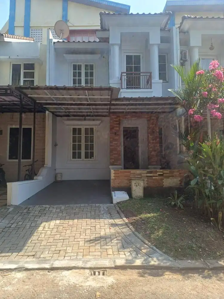 Di jual rumah 2 lantai view taman di citra gran cibubur