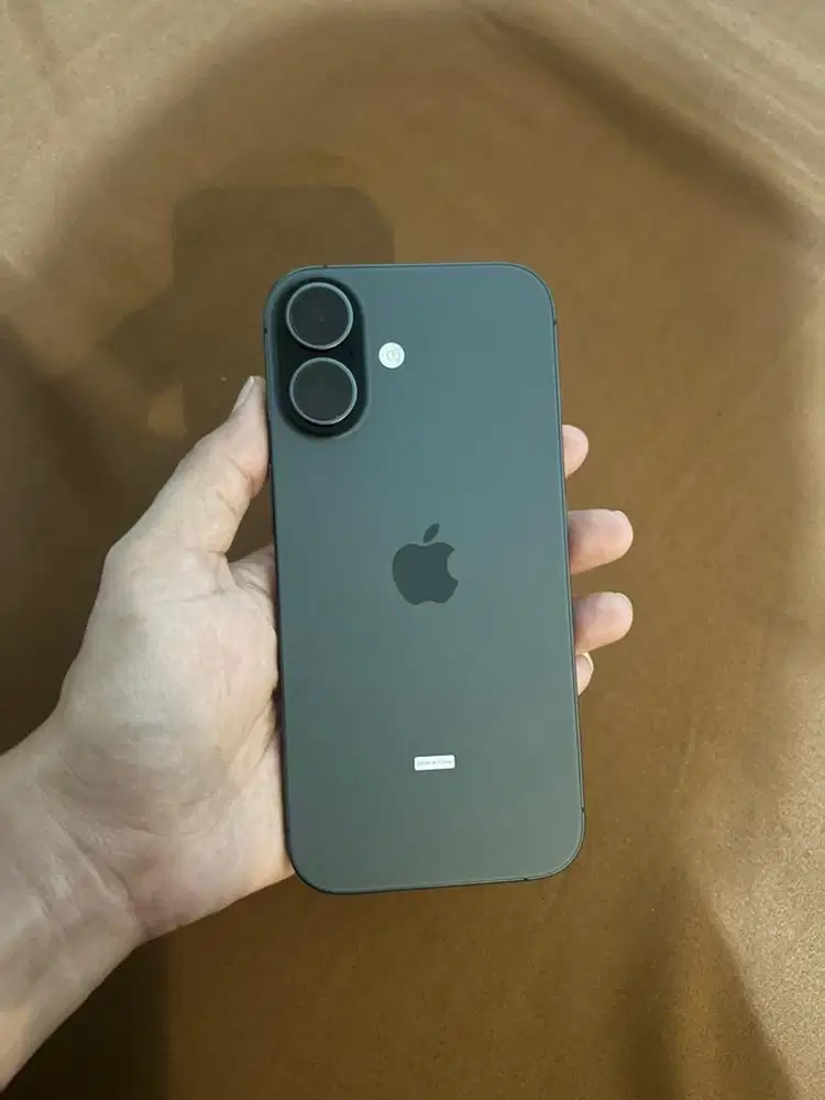 iPhone 17 Black Titanium 256GB garansi Juli 2027