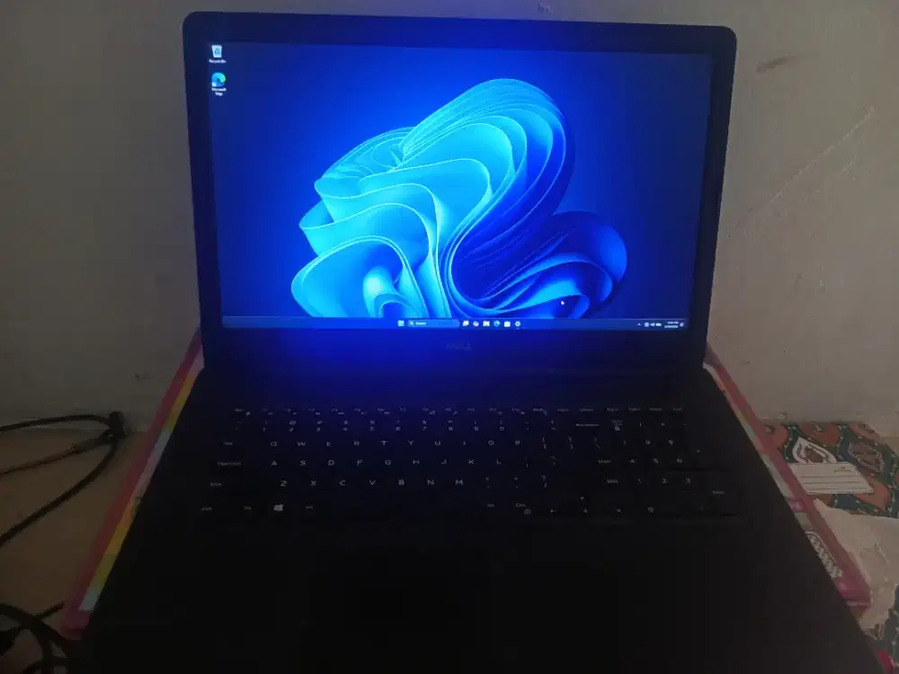 Laptop Dell Inspiron 3793 Core i5 Gen 10 Mulus Siap untuk Skripsi dll.