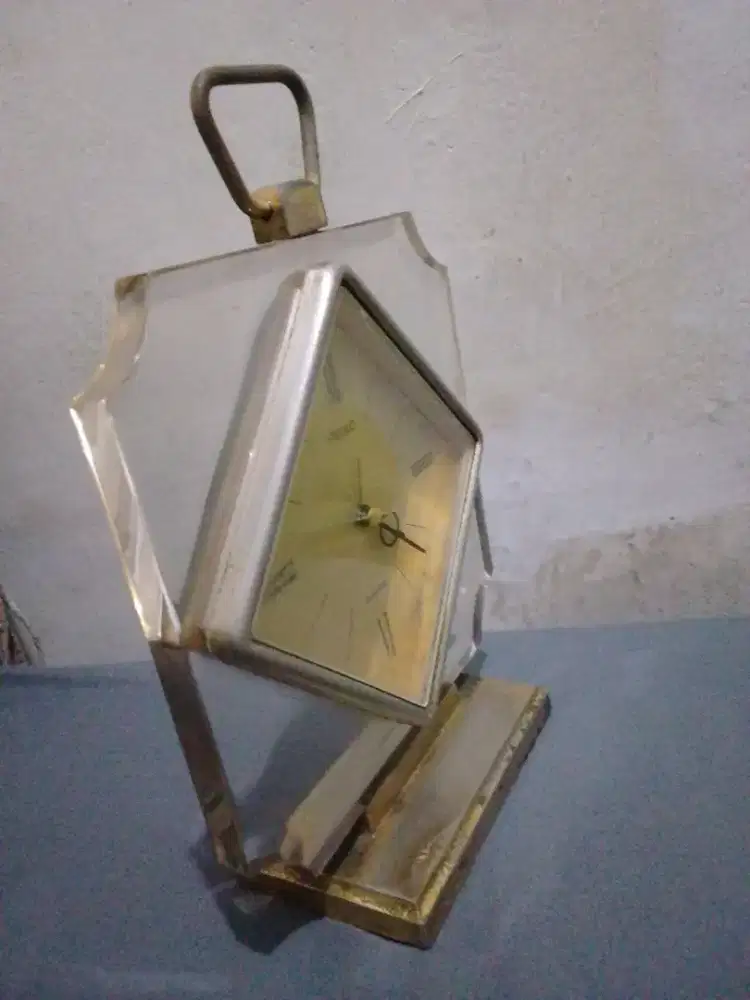 Jam weker meja kantor Merk Seiko